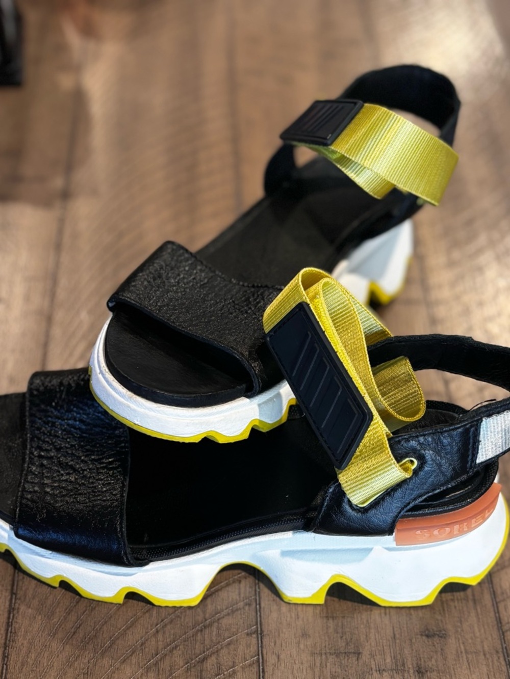 Sorel Kinetic Sporty Sandals with Black Leather  & Yellow strap. - Picture 4 of 6